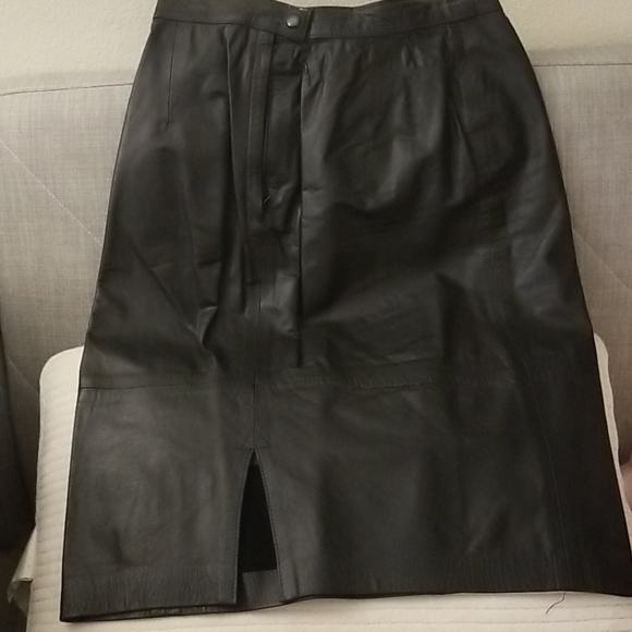 Leather skirt - Picture 2 of 4